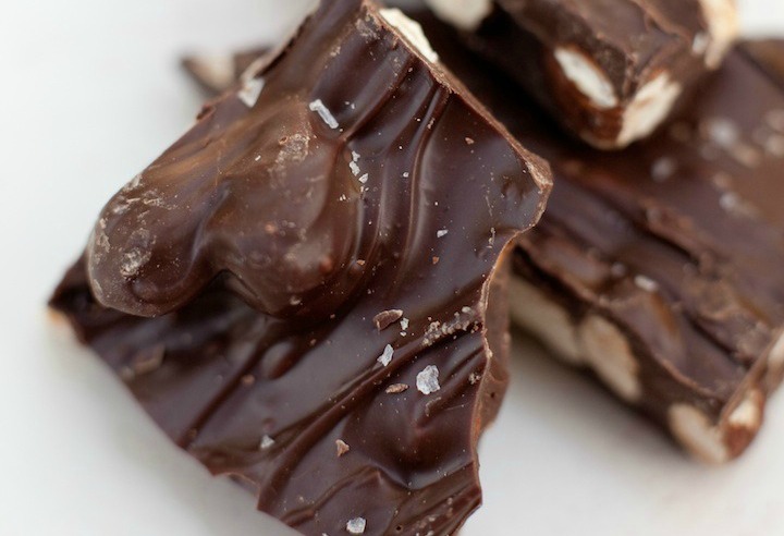 How to Make Chocolate Bark