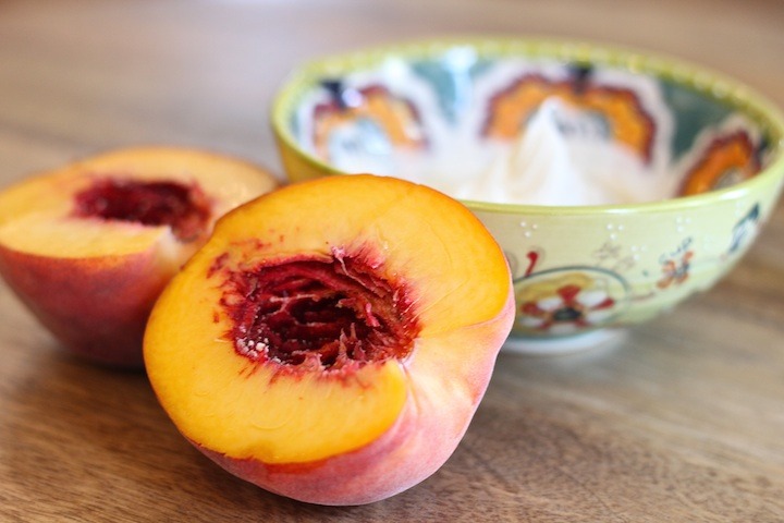 Grilled Peaches with Mascarpone or Ice Cream! #grilledpeaches #Peacheswithmascarpone #grilledpeachesandicec