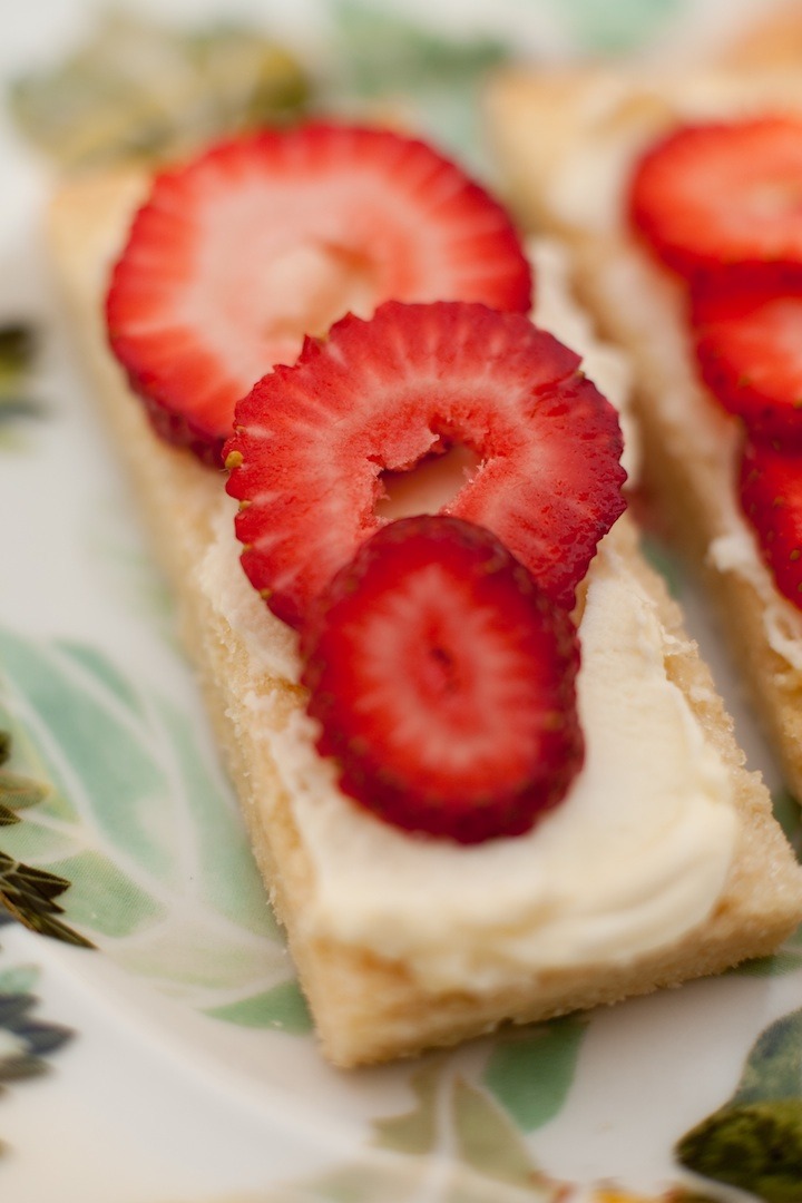 Lemon Shortbread Bars with Mascarpone