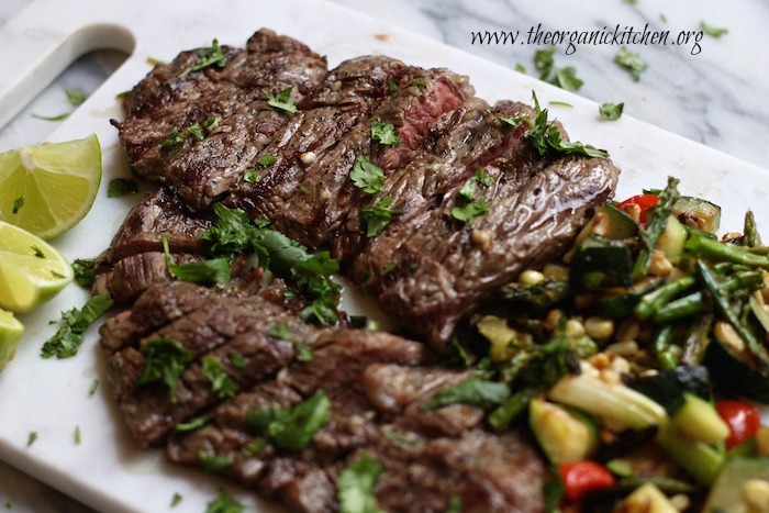 Grilled Skirt Steak and Veggies with Guacamole #skirtsteak #grilledskirtsteak #whole30 #keto #paleo option!