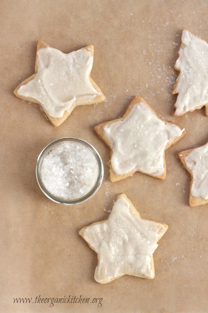 Vanilla Shortbread Cookies with Salted Caramel