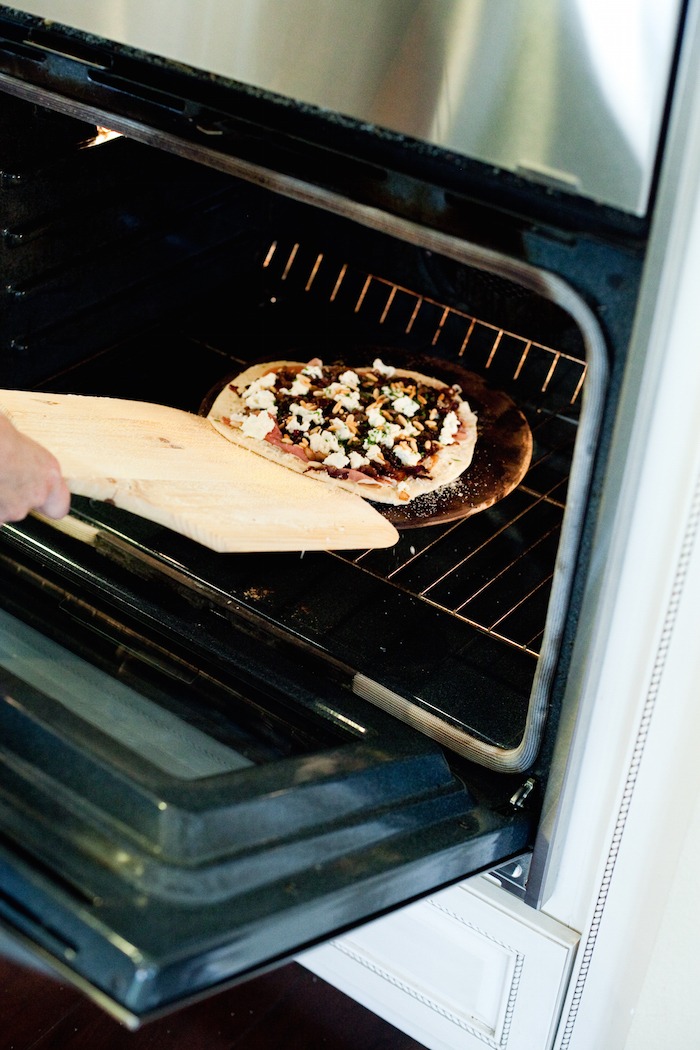 Caramelized Onion and Goat Cheese Pizza!