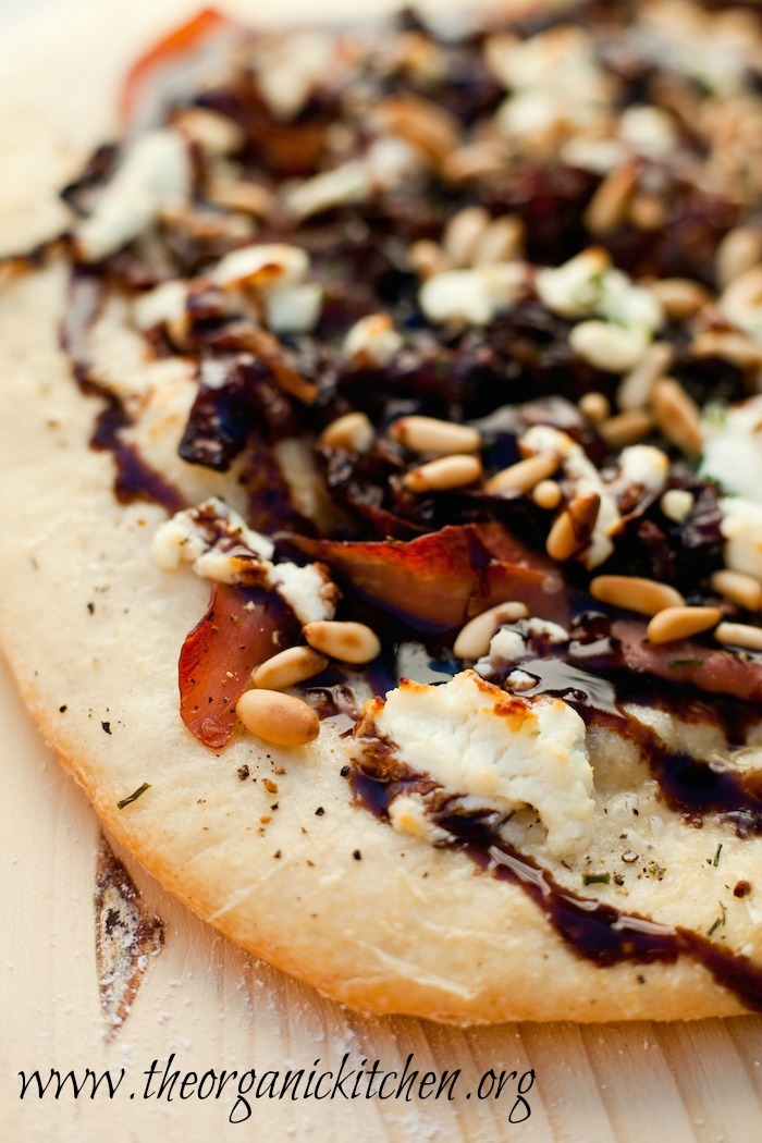 Caramelized Onion and Goat Cheese Pizza!