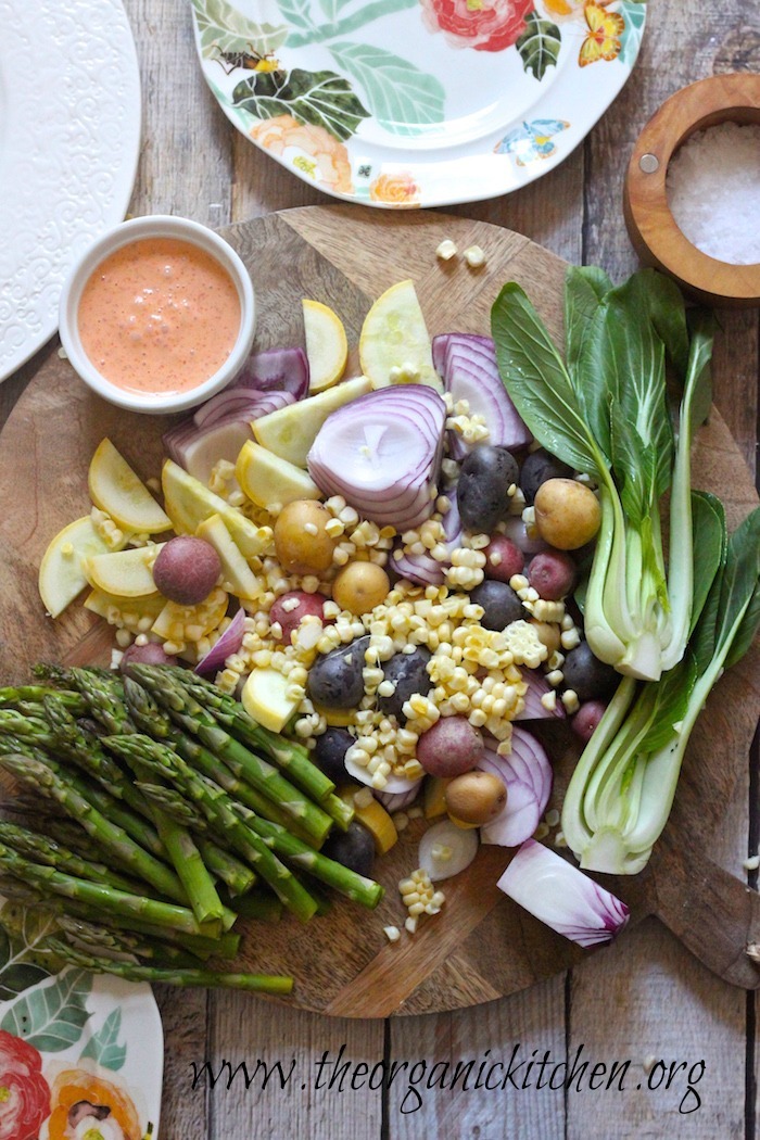 Grilled Chicken and Vegetables with Red Bell Pepper Sauce #whole30 #paleo #grilledchicken #grilledvegetables