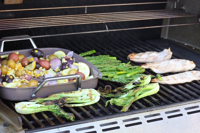 Grilled Chicken and Vegetables with Red Bell Pepper Sauce #whole30 #paleo #grilledchicken #grilledvegetables