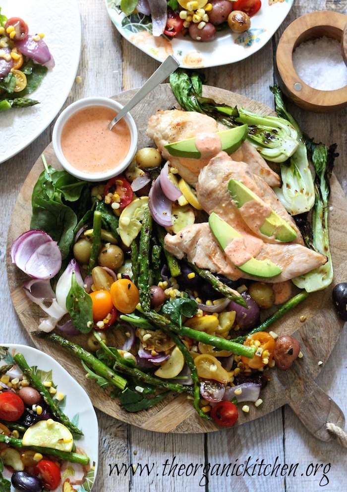 Grilled Chicken and Vegetables with Red Bell Pepper Sauce #whole30 #paleo #grilledchicken #grilledvegetables