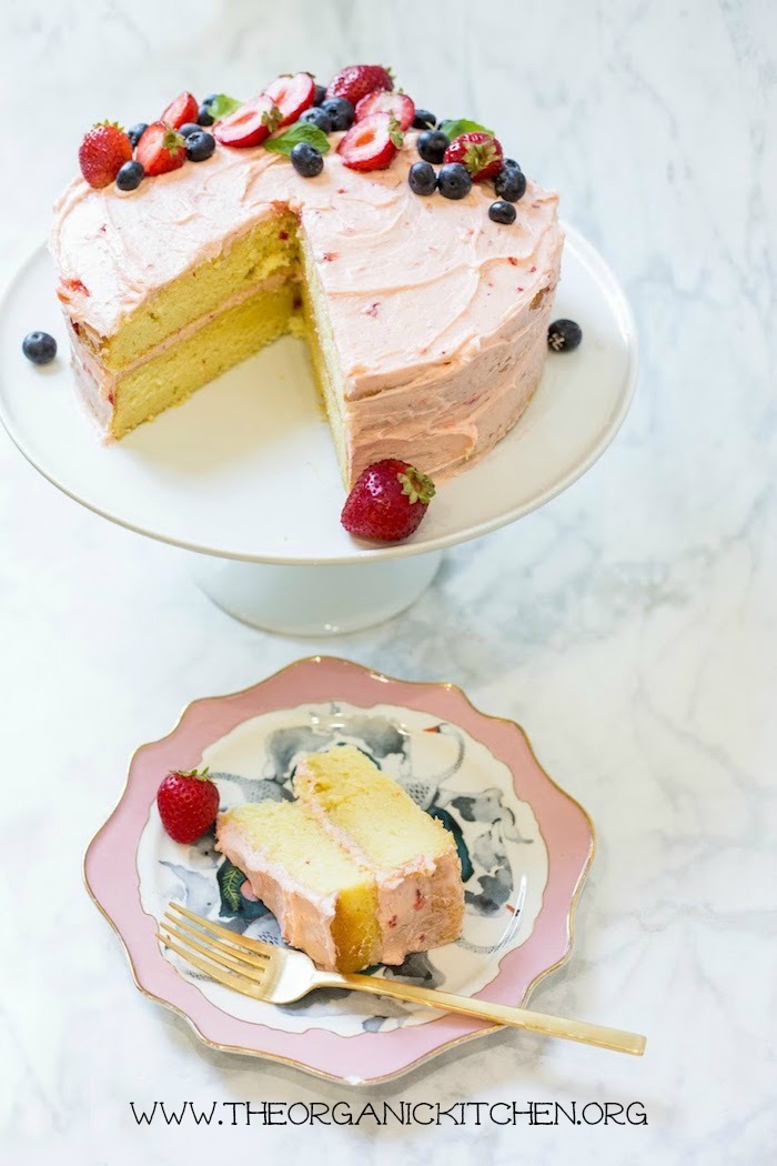 Vanilla Buttermilk Cake with Strawberry Buttercream Frosting #vanillacake #Strawberrybuttercream #glutenfree option
