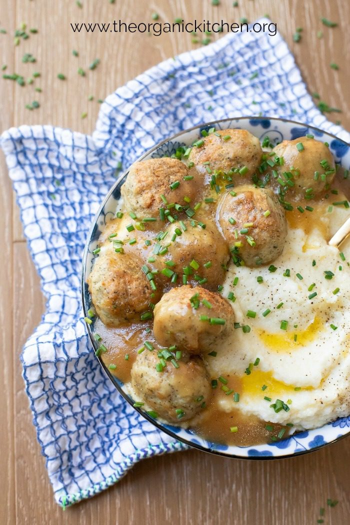 Turkey Meatballs with Gravy and Cauliflower Purée (Whole30-Paleo-Keto) #turkeymeatballs #paleo #whole30 #cauliflowerpuree