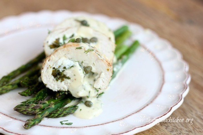 Spinach and Goat Cheese Stuffed Chicken Breasts on Asparagus with Dill Cream Sauce #keto #glutenfree #stuffedchickenbreasts