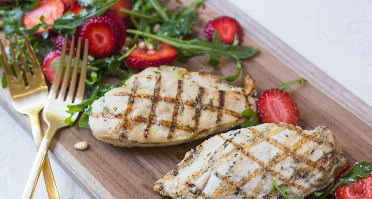Grilled Hen with Strawberry and Arugula Salad!