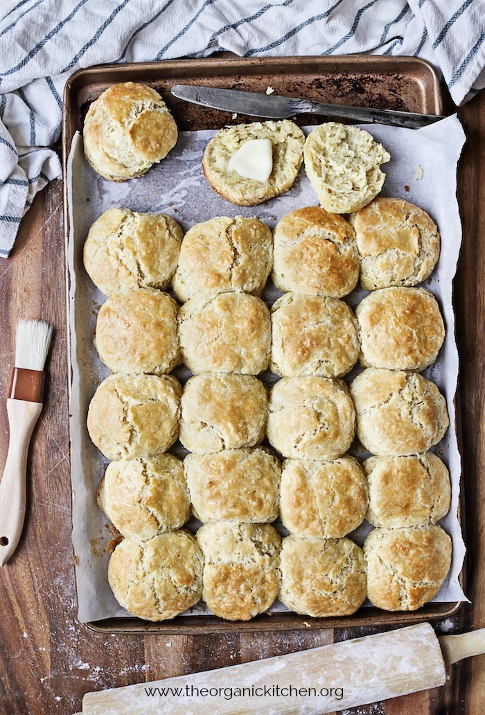 Easy Buttermilk Biscuits #buttermilkbiscuits #biscuits #glutenfreebuttermilkbiscuits