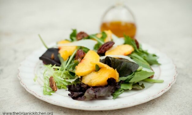 Green Salad with Fresh Peaches