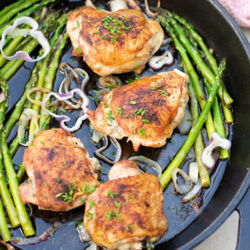 Whole30 One Pan Paprika Chicken and Asparagus!