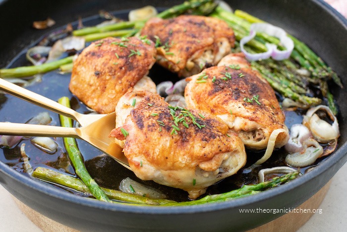 Whole30 One Pan Paprika Chicken and Asparagus!