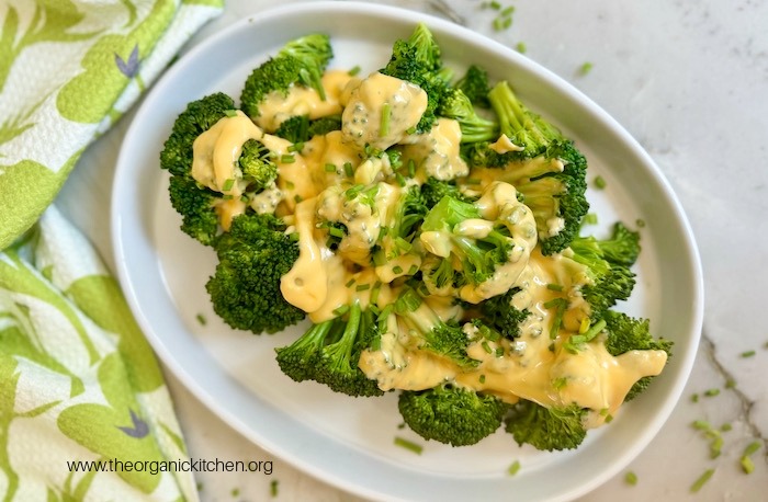 Steamed Broccoli with Cheese Sauce